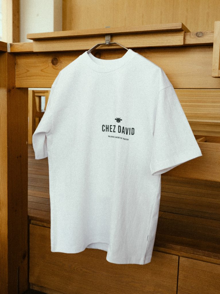 T-shirt blanc avec logo Chez David